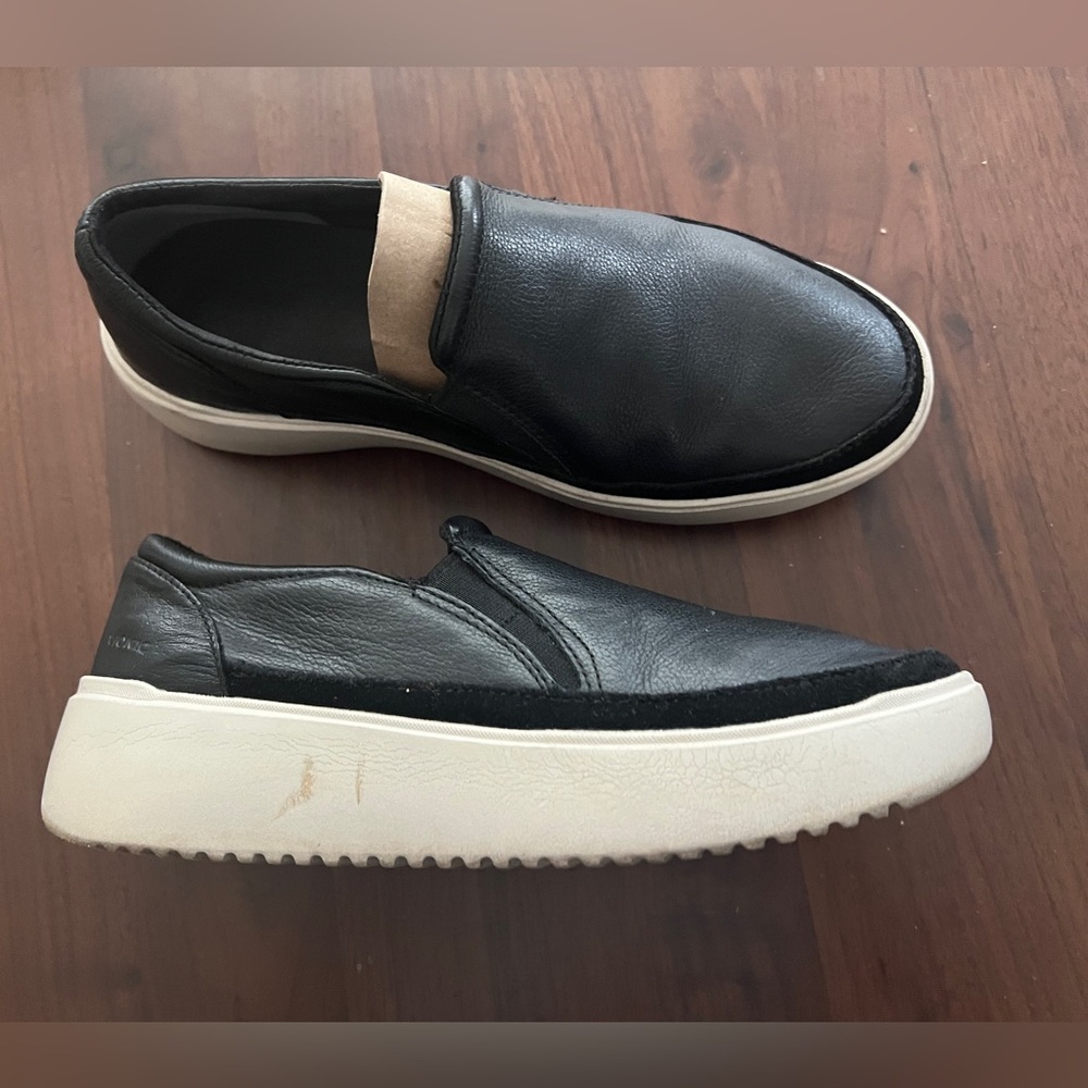 Vionic Paisley Women’s Slip On Platform Sneakers - Black / white- Size 8.5